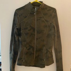 Lululemon EUC CAMO Define Jacket Size 8